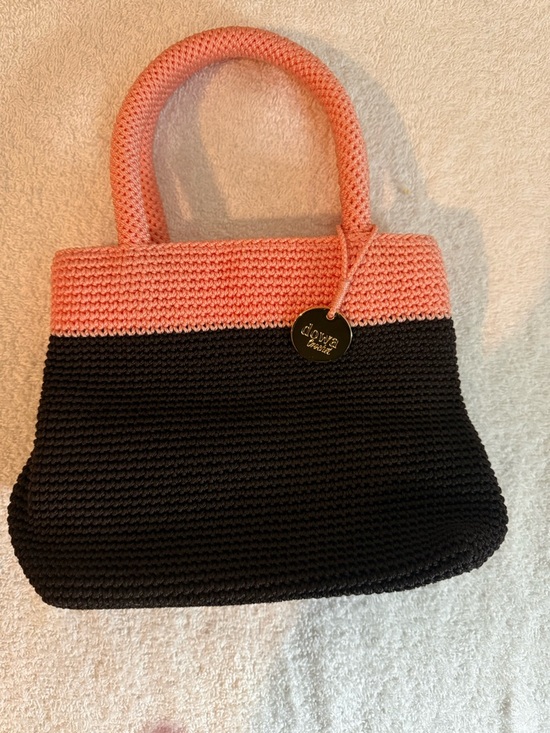 dowa Handbags - Two-Tone Crochet Tote in Coral Pink and Black 100% Handmade by dowa